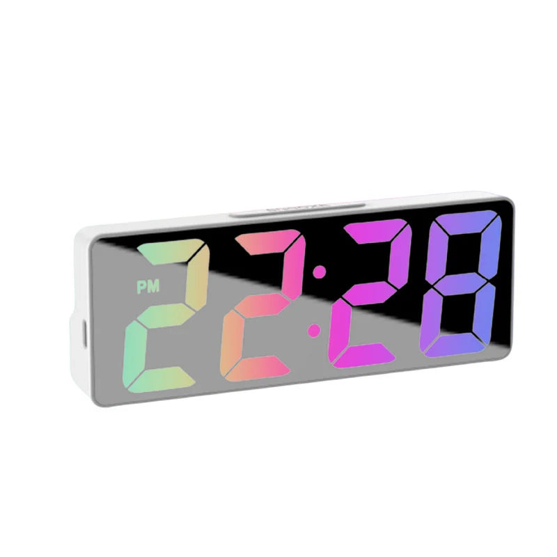 Reloj digital de última generación con alarma LED, reloj electrónico de escritorio para dormitorio con pantalla de temperatura y brillo ajustable  12 o 24 horas