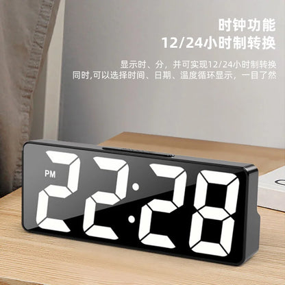 Reloj digital de última generación con alarma LED, reloj electrónico de escritorio para dormitorio con pantalla de temperatura y brillo ajustable  12 o 24 horas